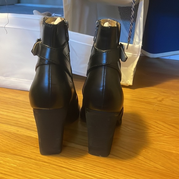 Frye Heeled Boots - Picture 5 of 7